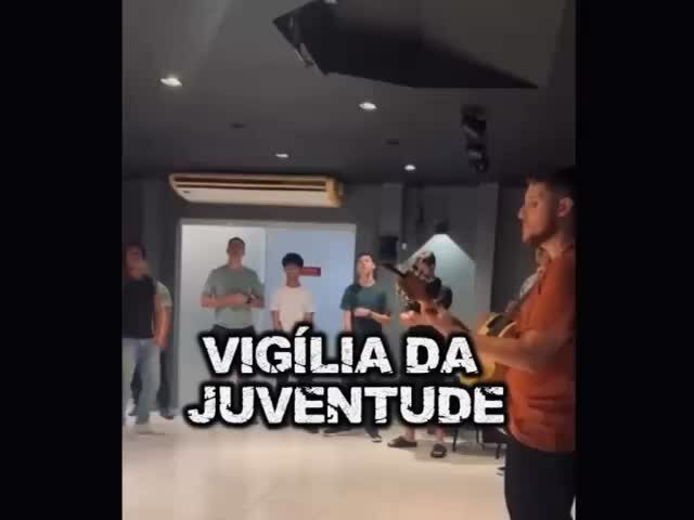 Instagram post from shalomigrejacrista. This post is in position 0.